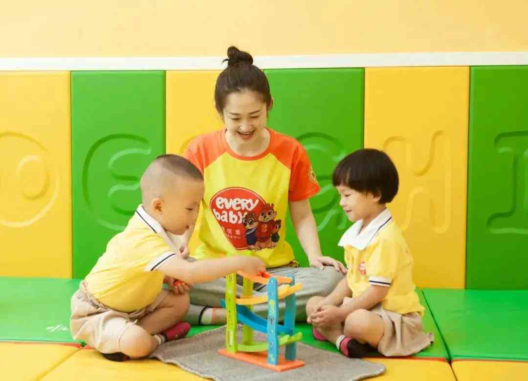 AI幼儿全托服务综合解决方案：覆日常照料、教育互动与情感关怀