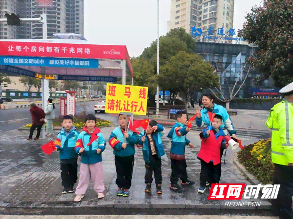 '志愿者服务现场不受伤：紧急救援与关怀行动'