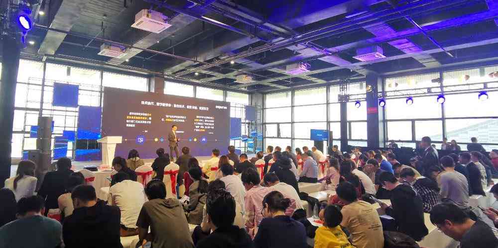 智能AI驱动：自动生成总结报告系统概述