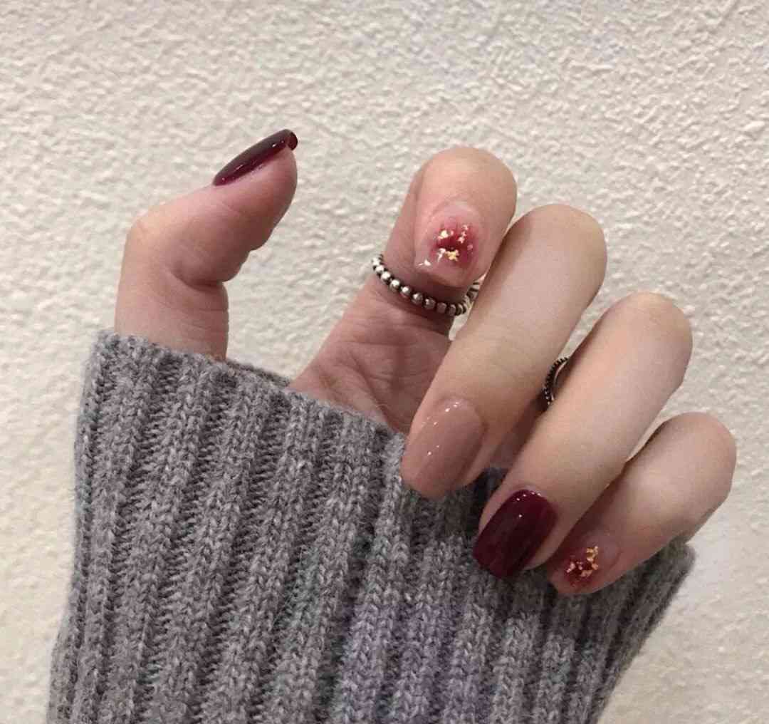专业美甲直播必备工具一览：打造直播间完美指尖风采