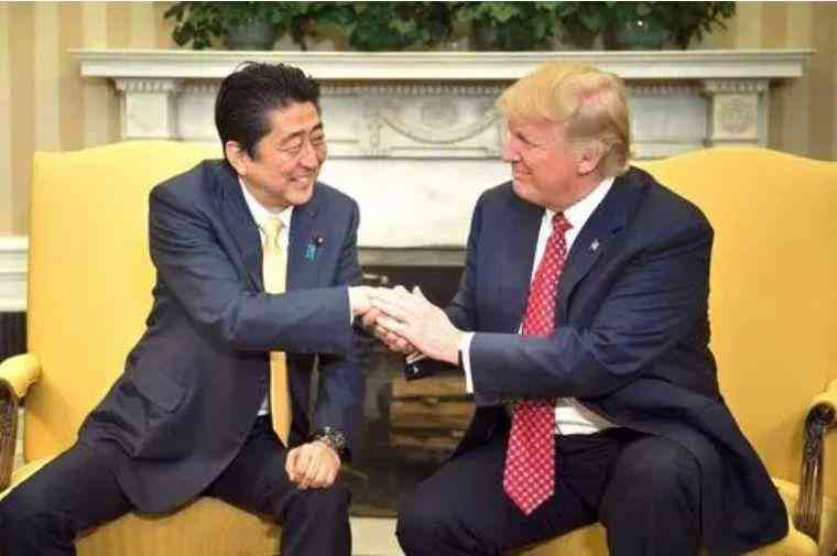 AI学术写作助手官方网站：全方位辅助论文撰写与学术研究