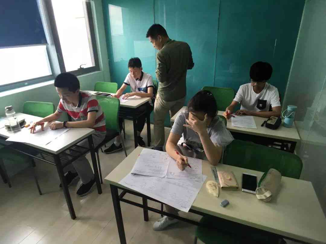 寒假全方位提升特训班：涵学科辅导、技能培养、兴趣发展