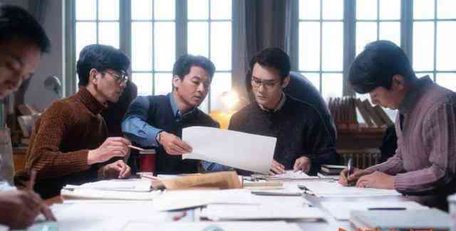 '影视剧本创作助手笔锋疾驰，助力编剧新篇章'