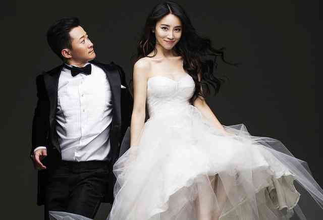 绝美ai婚纱照爆火文案