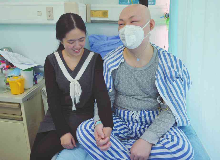 《携手并肩：我与老公共战癌魔的暖记录》