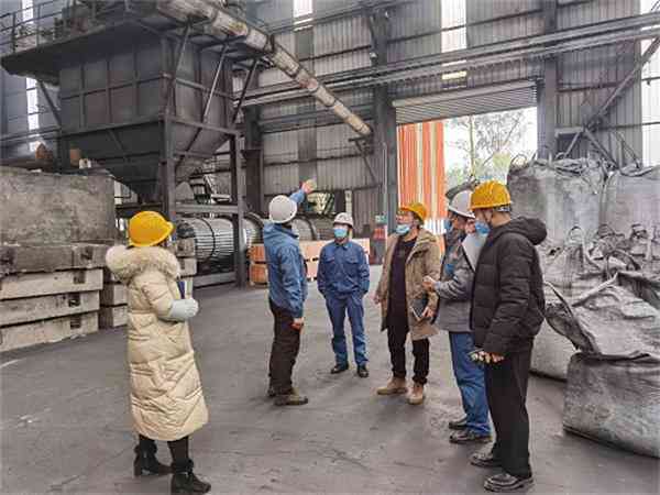 成都认定工伤期间不发工资吗：工资发放规定、计算方法及赔偿标准解析