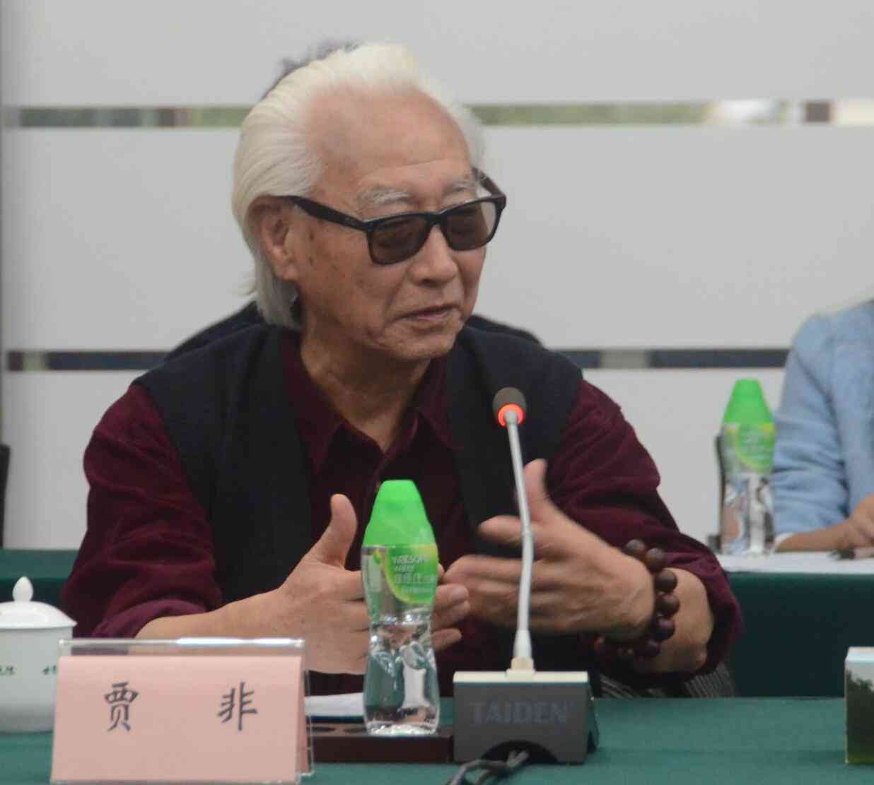 '智能AI辅助创作：电影剧本大纲编写新策略'
