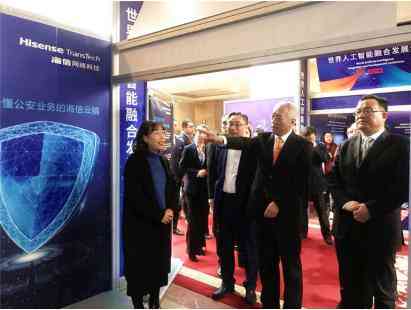 AI专家解读：未来科技趋势、人工智能发展前景与行业应用探索