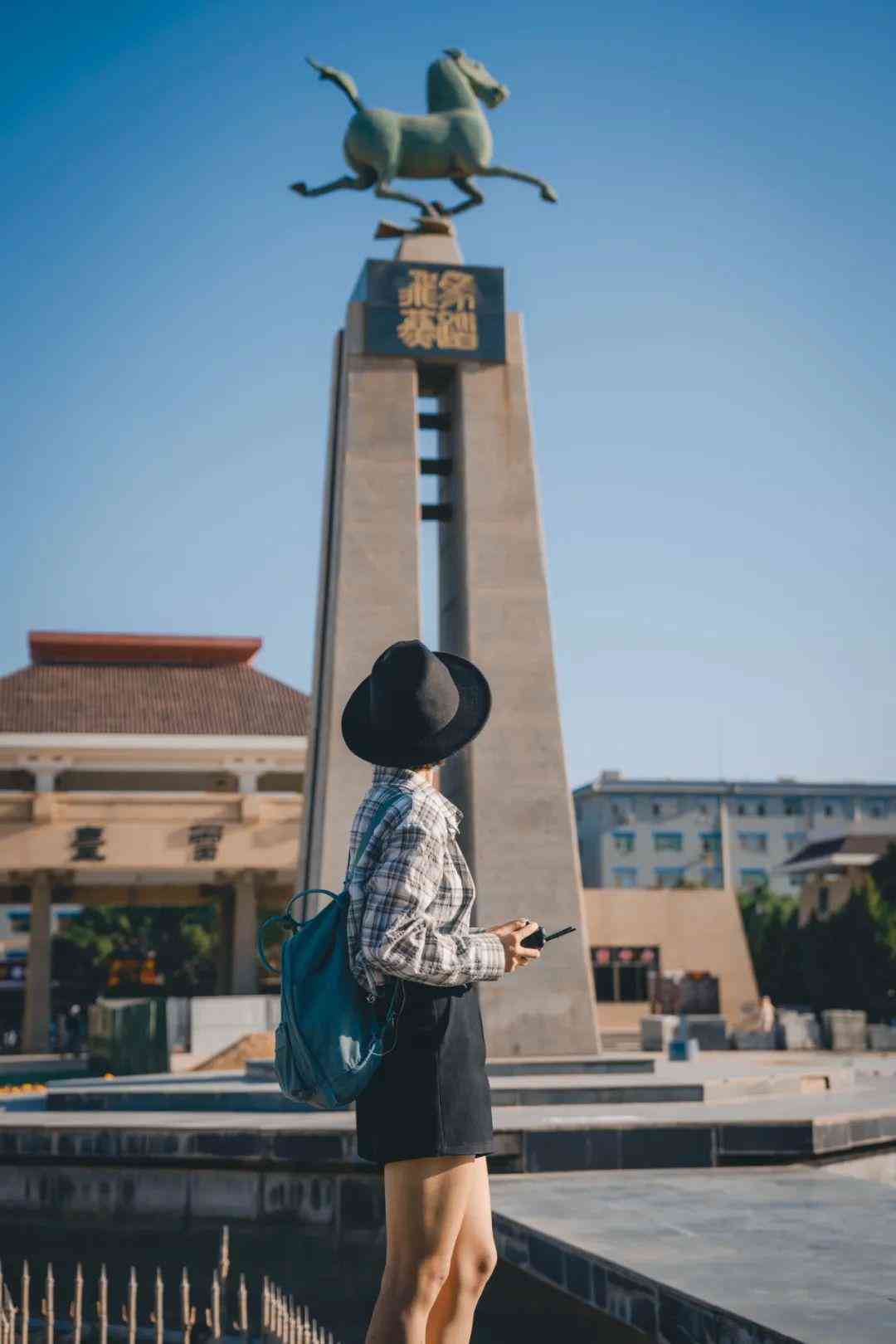 适合写旅游景点文案的AI：撰写精炼短句攻略