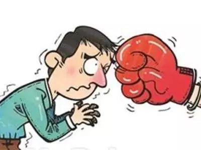 打架损失由谁承担：法律责任及赔偿详解