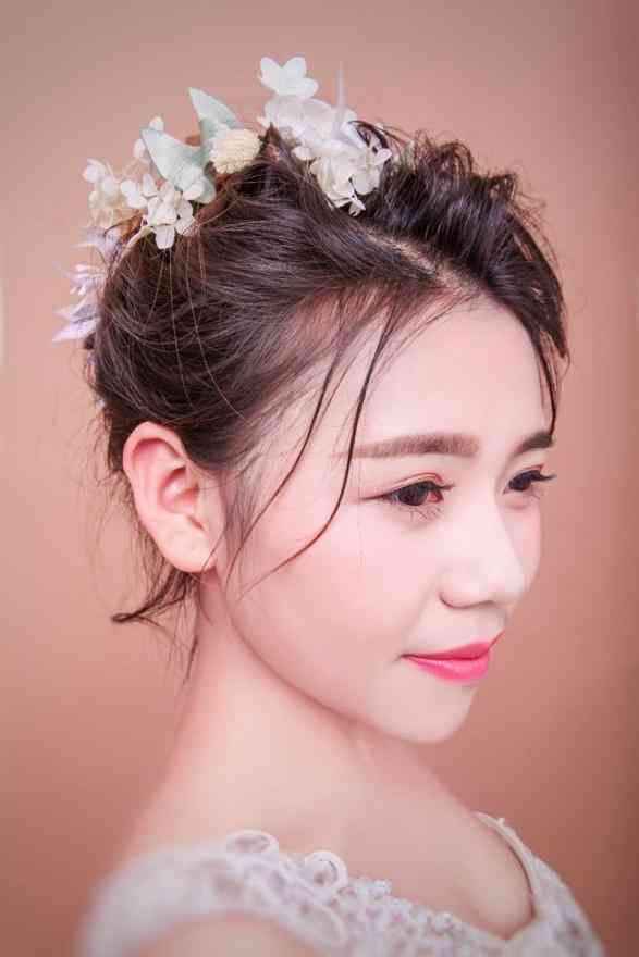 妆容文案怎么写：打造吸引人、精致好看的妆容文案及朋友圈发布技巧