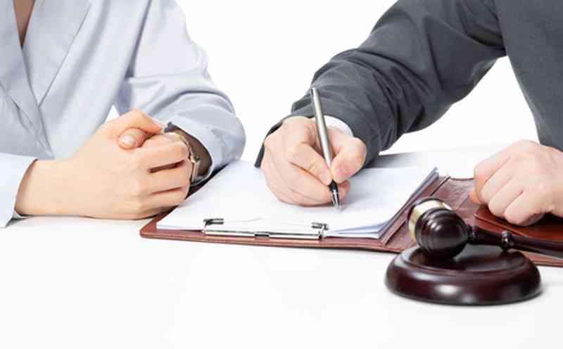 认定工伤律师可以带交吗：委托律师协助工伤认定、协调及证据搜集
