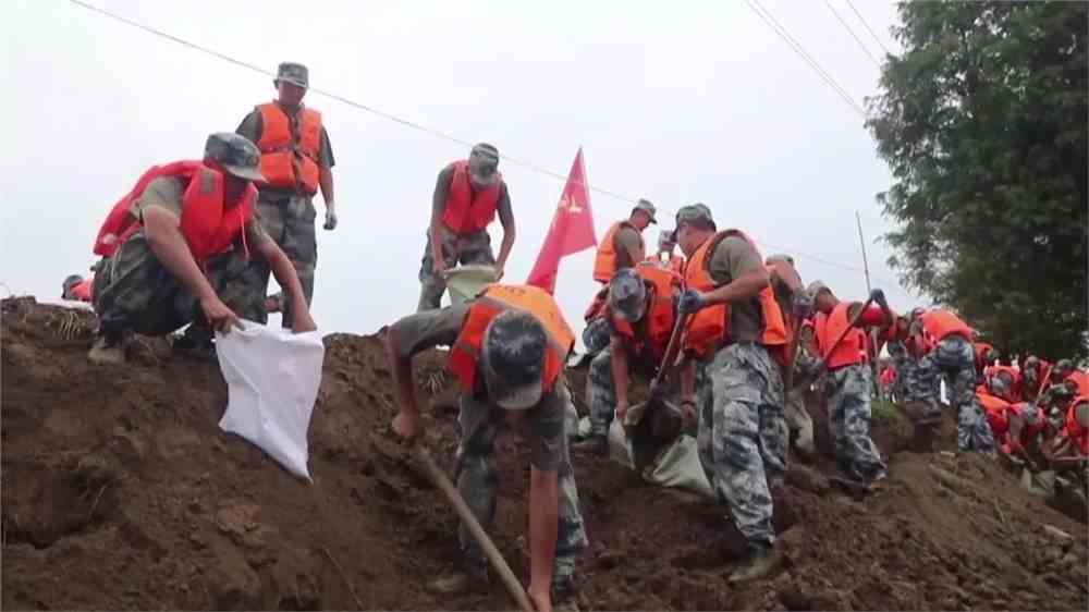'抗救灾： flood relief 是否构成英勇立功之举'