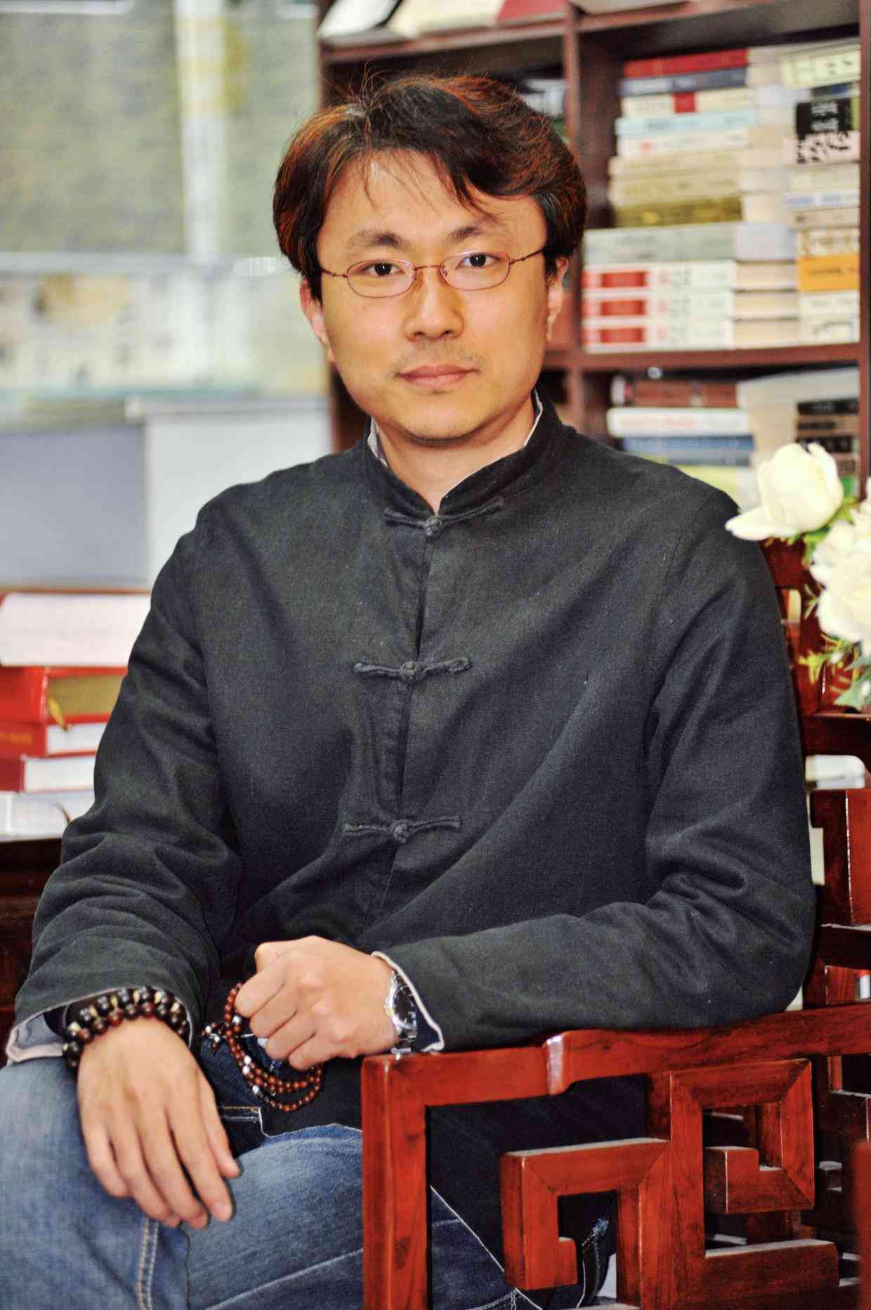 免费AI新闻撰写助手：智能新闻写作软件体验版