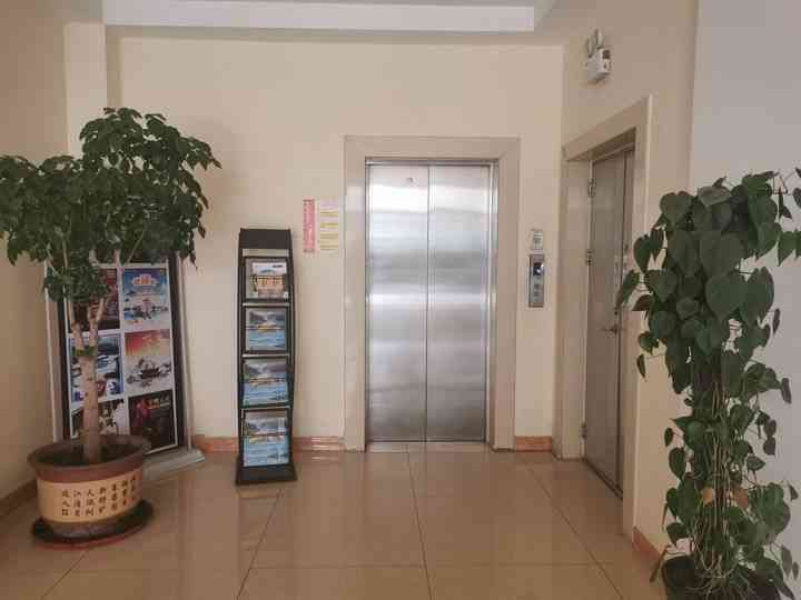 '智能AI自动回复助手：高效响应与即时沟通利器'