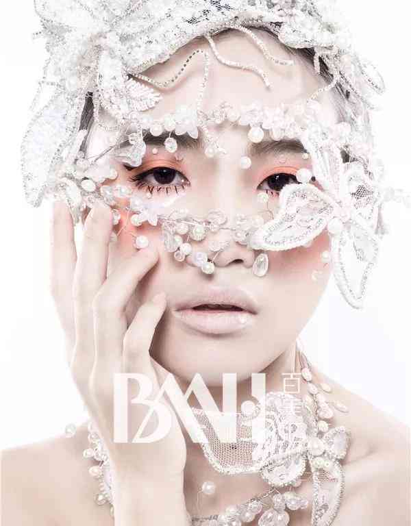 时妆容与造型创意：打造独特个性的妆造文案攻略