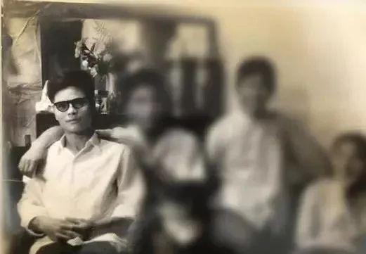 操场埋尸案追踪：揭露涉事公职人员名单及其责任追究情况