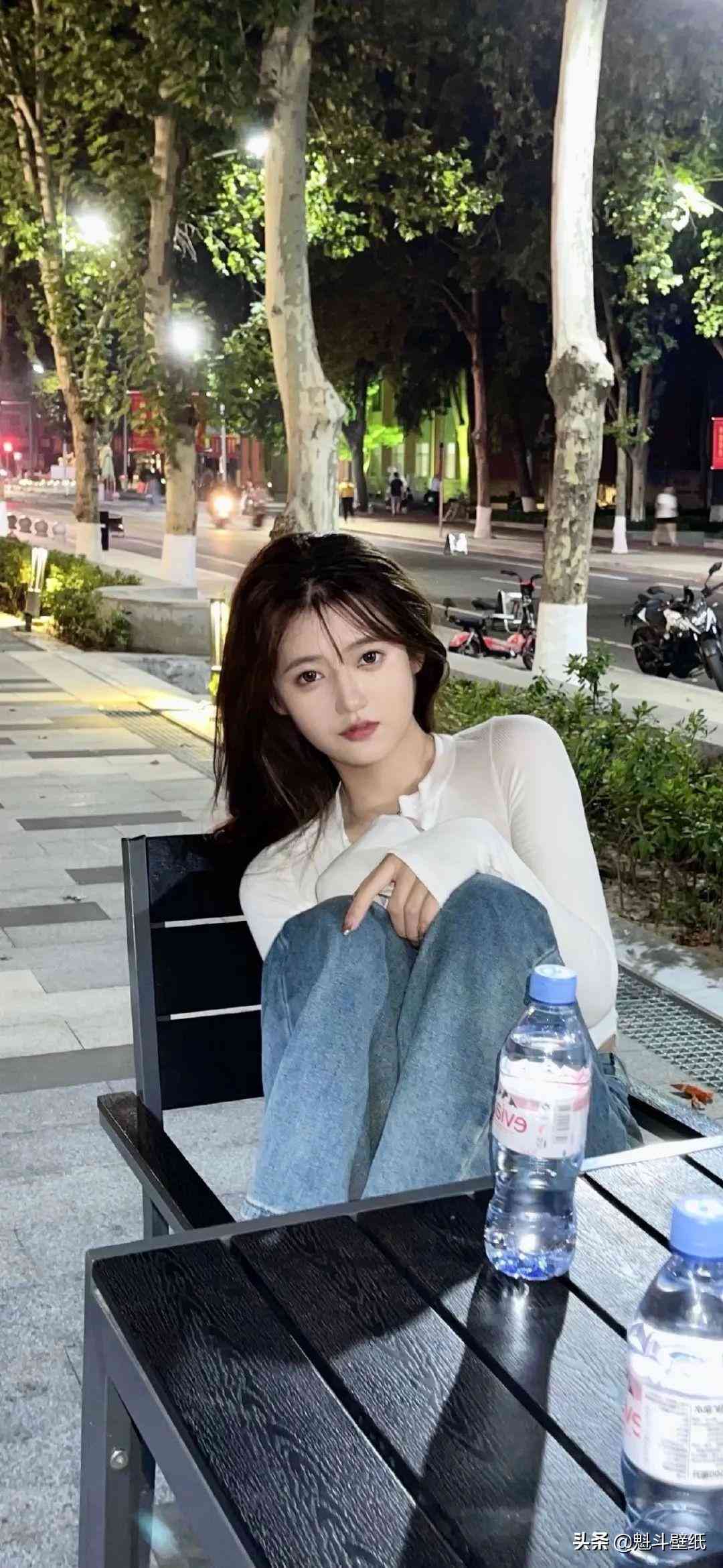 全方位解析：抖音狸文案撰写指南与热门话题整合攻略