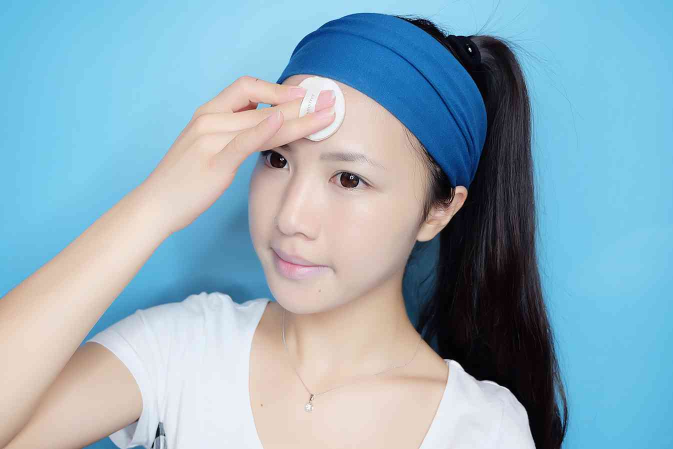 全方位美妆指南：打造完美精致妆容的必备技巧与秘诀