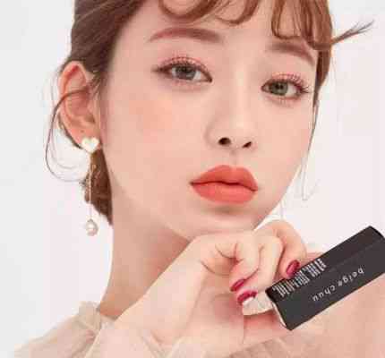全方位美妆指南：打造完美精致妆容的必备技巧与秘诀