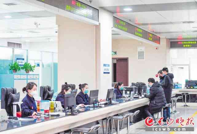 新乡市民中心工作人员上班时间：查询中心上下班时间及工作时
