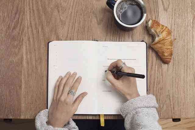 掌握AI绘画技巧：如何撰写吸引眼球的AI创作绝美佳人图像文案