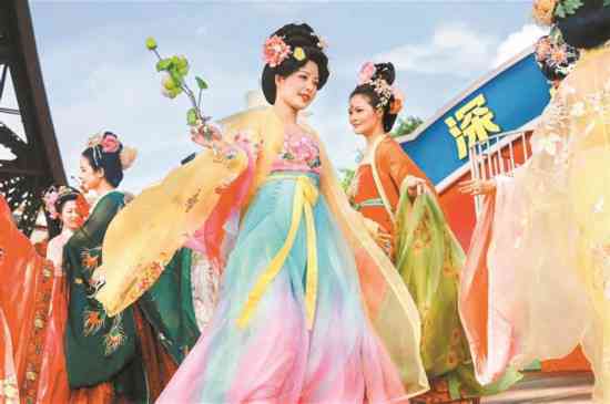 探索古装汉服之美：历文化解读与流行趋势一览