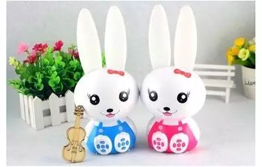 柔抚抱，与小兔子共度馨时光