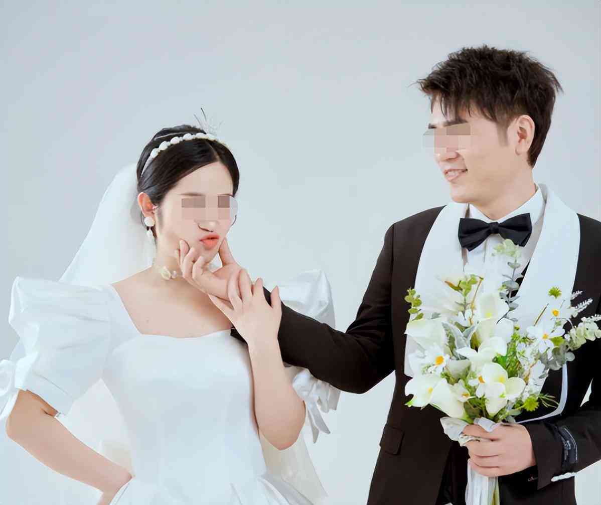 ai婚纱照姐妹文案怎么写好看：与姐妹共拍婚纱照的创意文案撰写指南