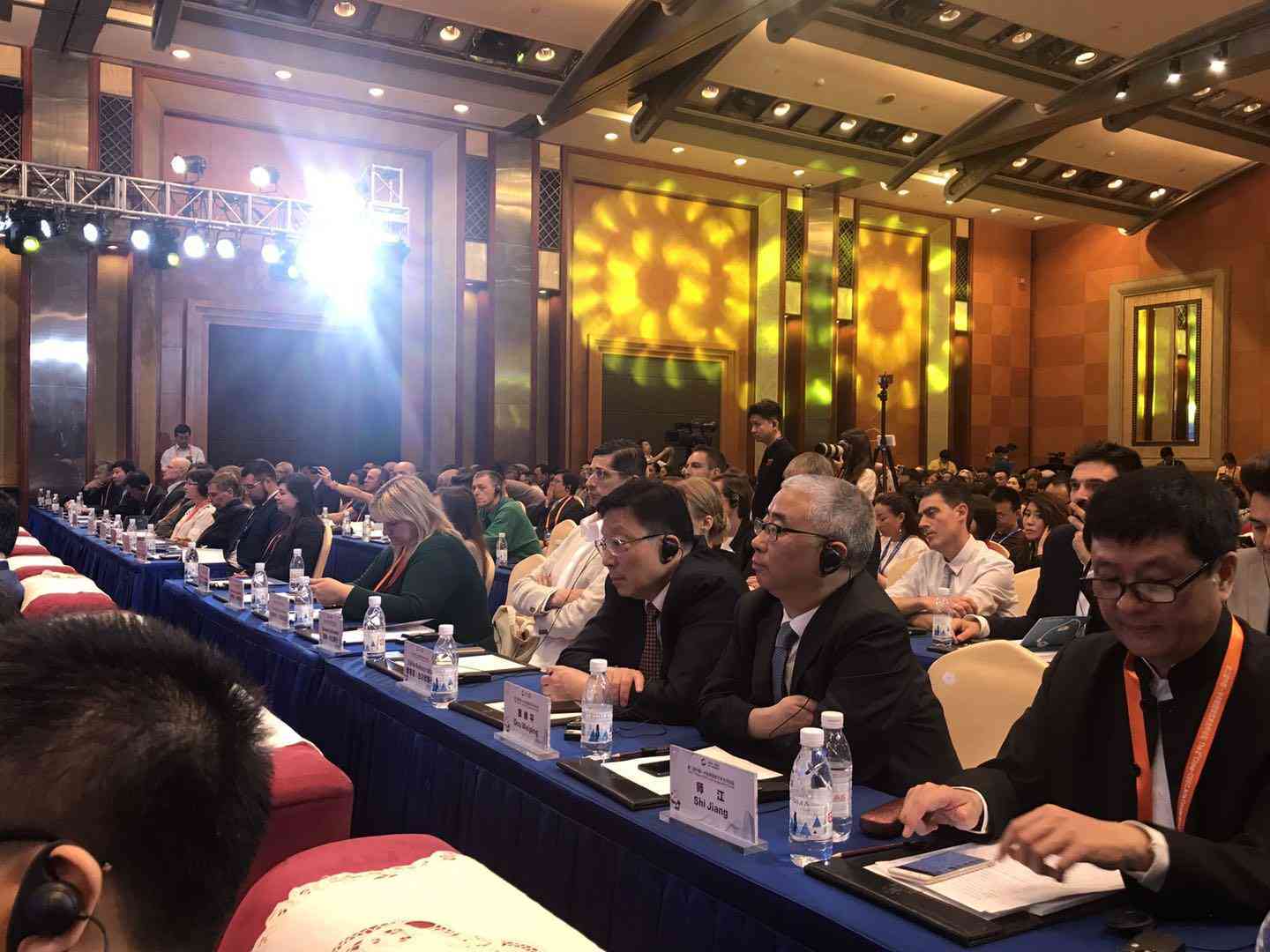 '闪耀智能——AI创作工具官方网站入口'