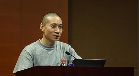 期刊论文编辑是干什么的：工作内容与难度分析