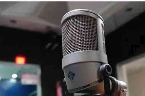 全面解读：新闻配音文稿背后的热点话题与深度分析