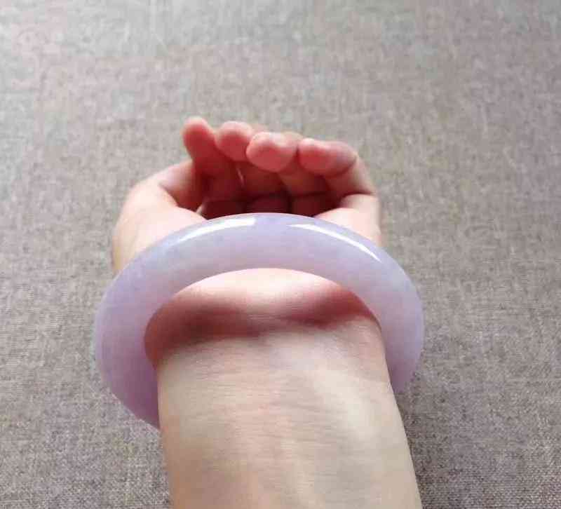 '手腕不适：如何有效缓解晃动手腕的困扰'
