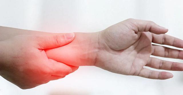 手腕疼痛自我缓解指南：手腕晃动是否有效及全方位治疗方法探究