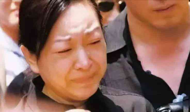 晕厥算工伤吗：如何赔偿及晕倒摔伤工伤鉴定与赔偿标准