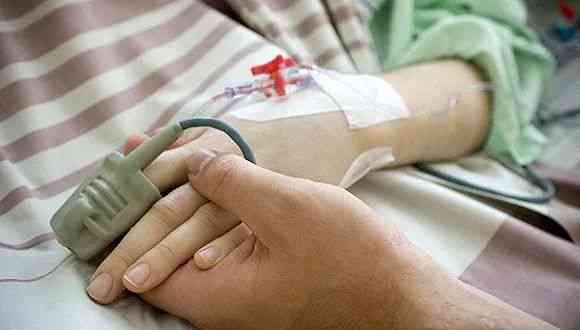 矽肺晚期可以活多久：晚期寿命、治疗方法及临死症状解析