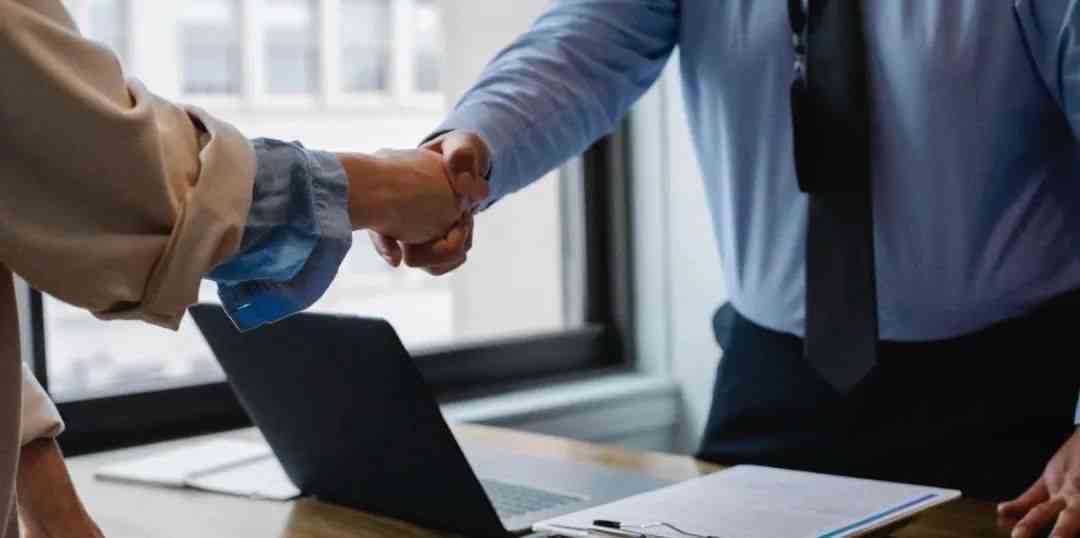 普通合伙企业谁说了算：由合伙人组成，一人说了算，以共同利为基础