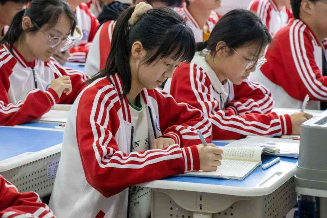 训练写作能力：整合软件、方法、书、素材及小学语文核心素养提升策略