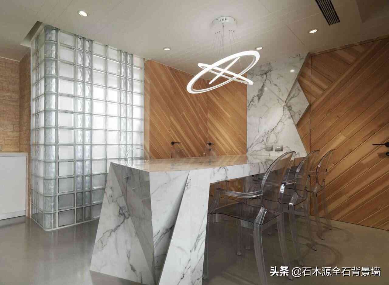 '智慧之光：AI赋能下的机械天使创意雕塑'