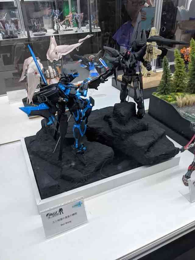 探索高达模型女爱好者全攻略：制作、收藏、展示与互动指南
