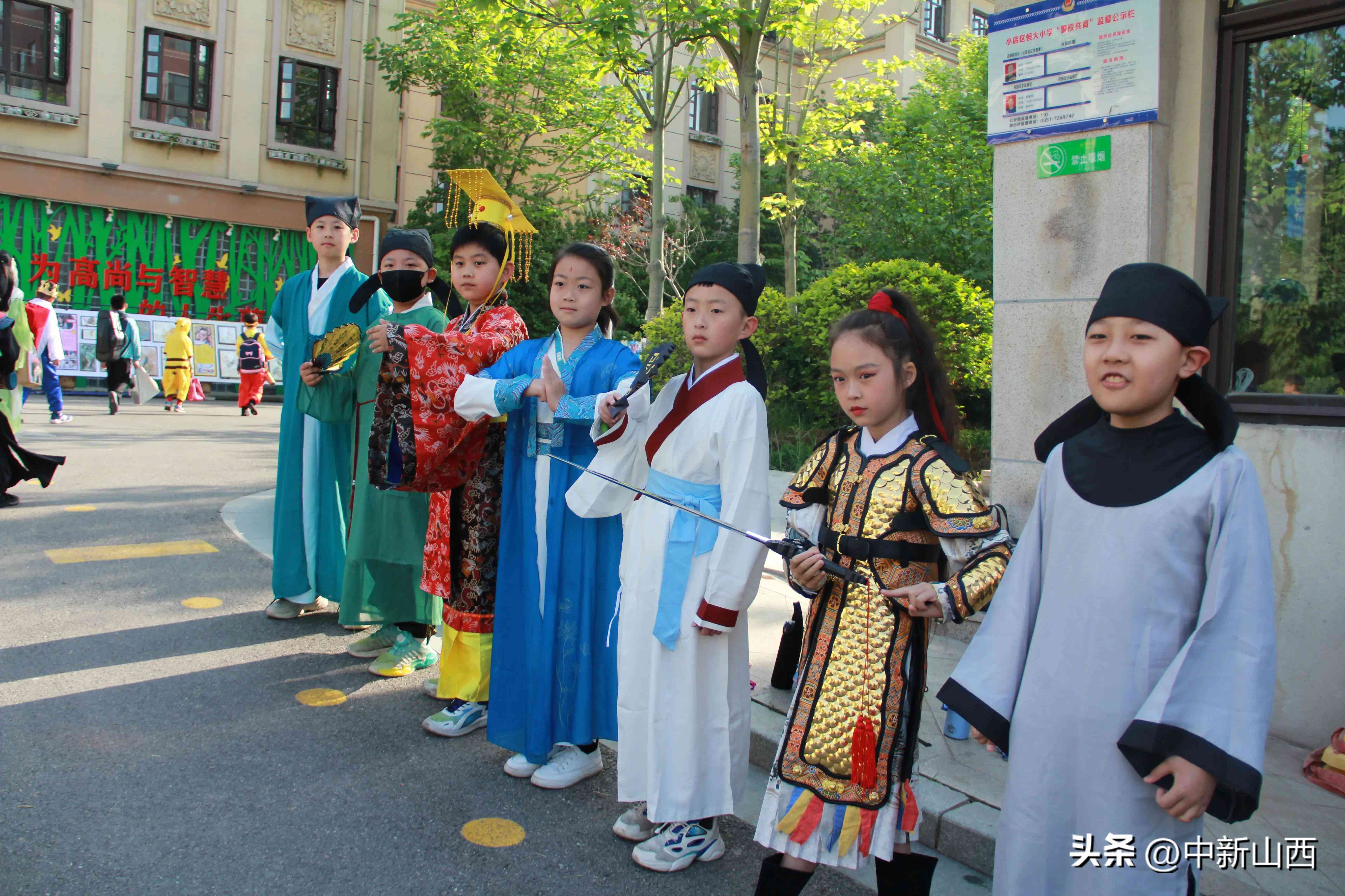 男孩化身女孩：神奇变装特效大揭秘