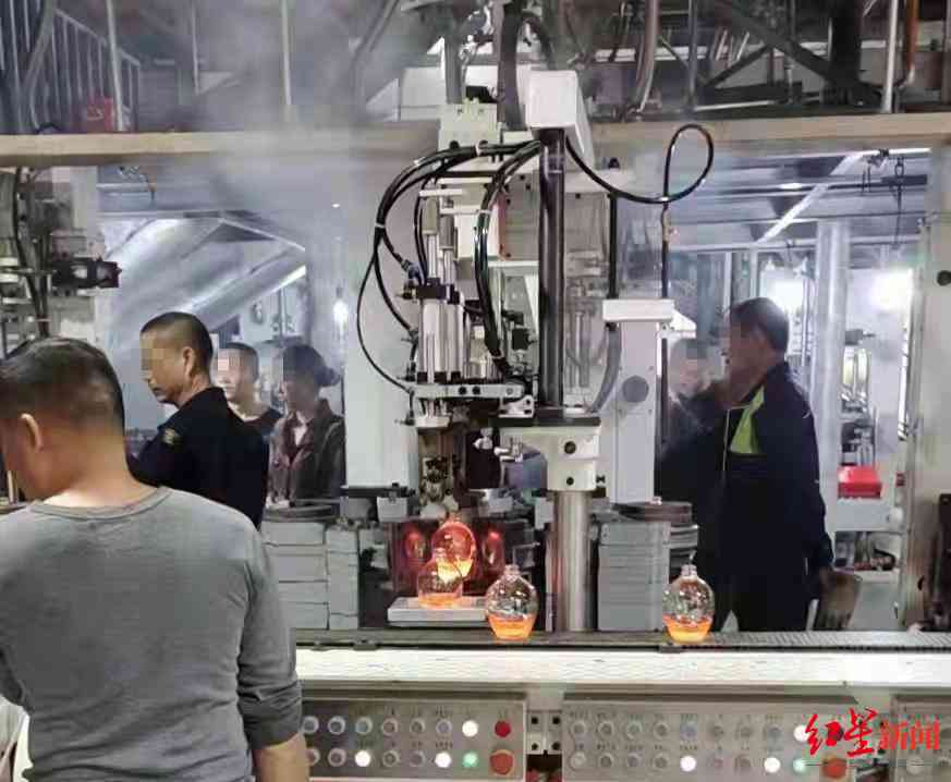 工伤赔偿新规：食用有食品引发的工伤如何认定及赔偿标准解析