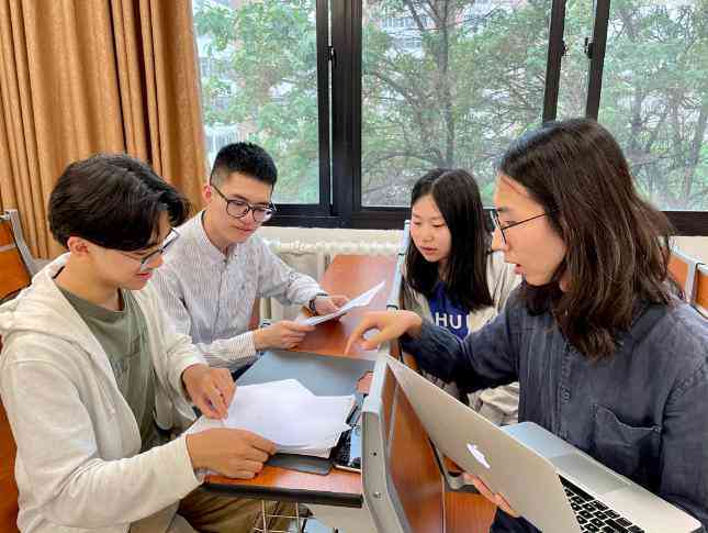 爆笑文字配音脚本：全面覆幽默配音、搞笑旁白及喜剧声音特效解决方案
