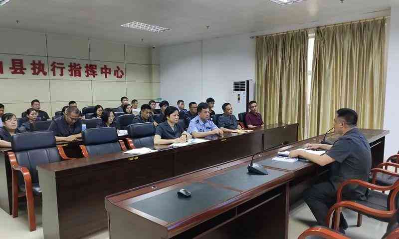 探讨精神疾病是否属于工伤：工伤认定标准与精神健权益解析