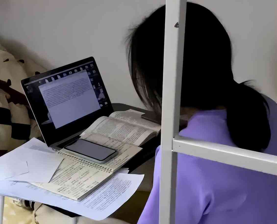 万能AI写作查重：在线写作助手，论文查重工具