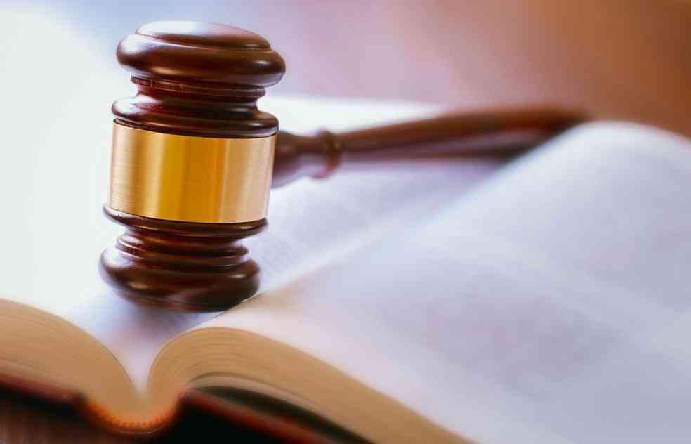 如何判断有过错被辞退员工是否构成工伤及赔偿标准解析