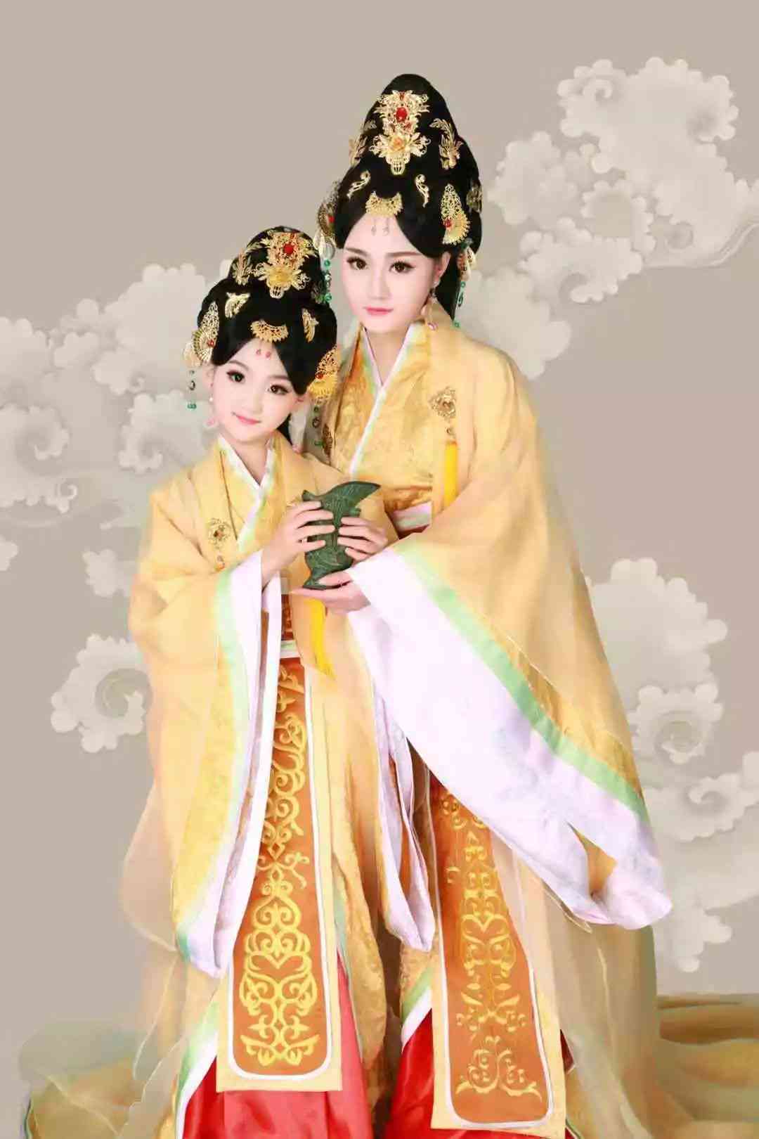 古典韵味·汉服主题婚礼典海报