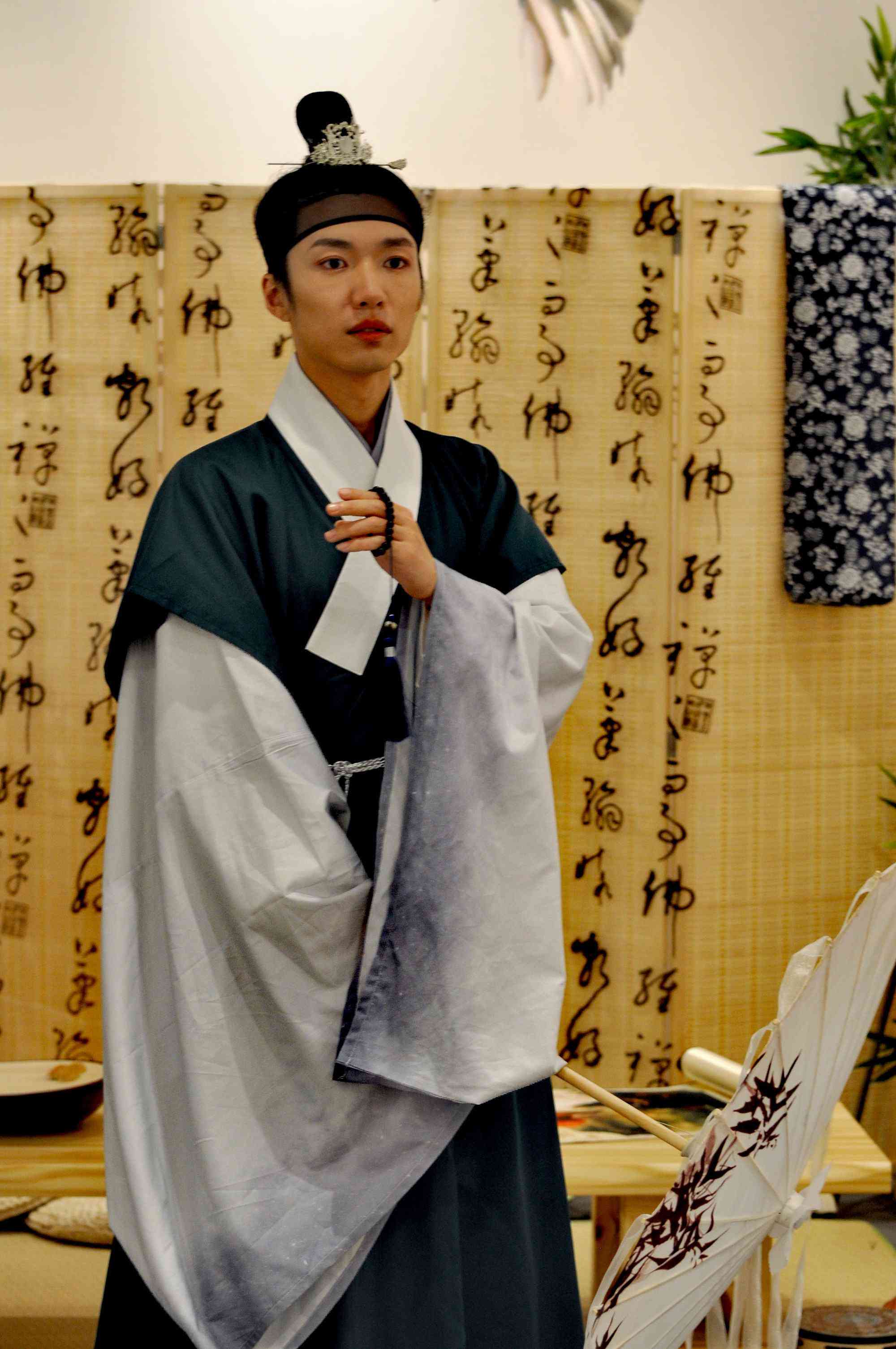汉族传统服饰之美：揭秘汉服的交领右衽与千年传承特点