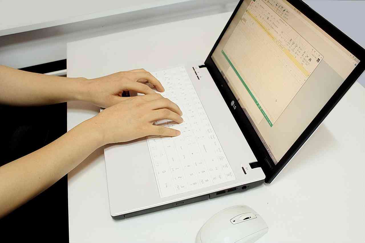 洞察未来工作模式：微软AI工作报告揭示行业变革趋势