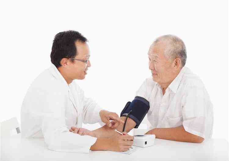 工伤手术后并发症能否被认定为工伤：详解认定标准与处理流程